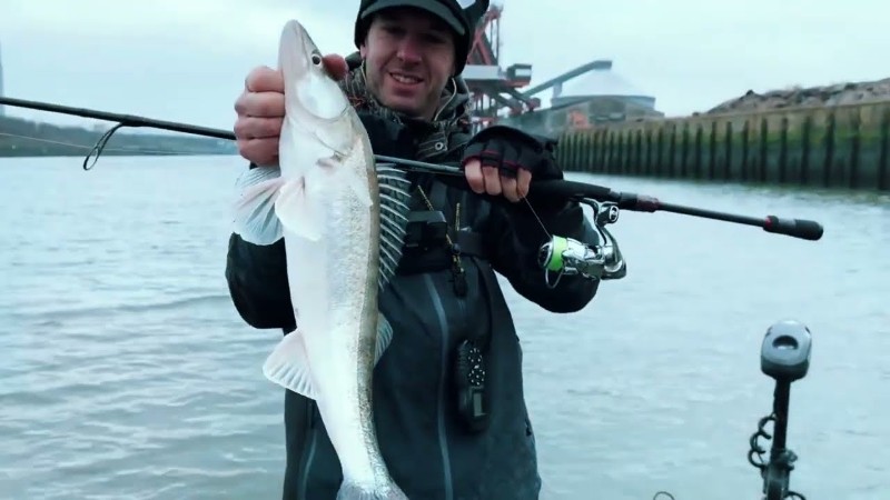 5 Best Spinning Reels 2025 - (Daiwa vs Shimano vs Okuma)

Amazon Product Links: 👇 

5. Handing M1 - https://geni.us/qsO6P
4. Okuma Ceymar HD 2500HA - https://geni.us/saIwsq
3. Shimano Vanford 2500HG -  https://geni.us/5hhfETq
2. Daiwa Exist G LT - https://geni.us/JzQYV7W
1. Daiwa Ballistic MQ LT 2500D - https://geni.us/dl6Os

Looking for the best spinning reels 2025? In this video, we break down the top spinning reels 2025, covering performance, durability, and value for money. Whether you're after the best saltwater spinning reels or the best fishing spinning reels 2025, we've got you covered.

Starting with the Handing M1, a budget-friendly option for those looking for the best spinning reels under 100, we then move to the Okuma Ceymar HD 2500HA, a great mid-range choice. For those who love Shimano spinning reels, the Shimano Vanford 2500HG is a top pick for bass fishing.

Daiwa fans will appreciate the Daiwa Exist G LT, one of the best fishing reels of 2025. At number one, we have , tags: auf der icast den - Youtube